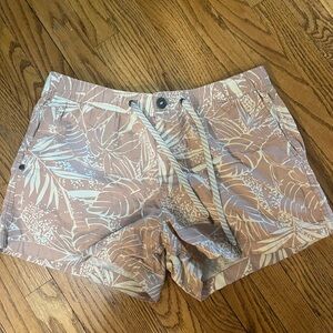 Vuori Women's Ripstop Palm Leaf Print Shorts - Dusty Pink